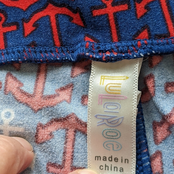 LULAROE Americana Red Boat Anchor Leggings TC Tall & Curvy - Picture 4 of 5